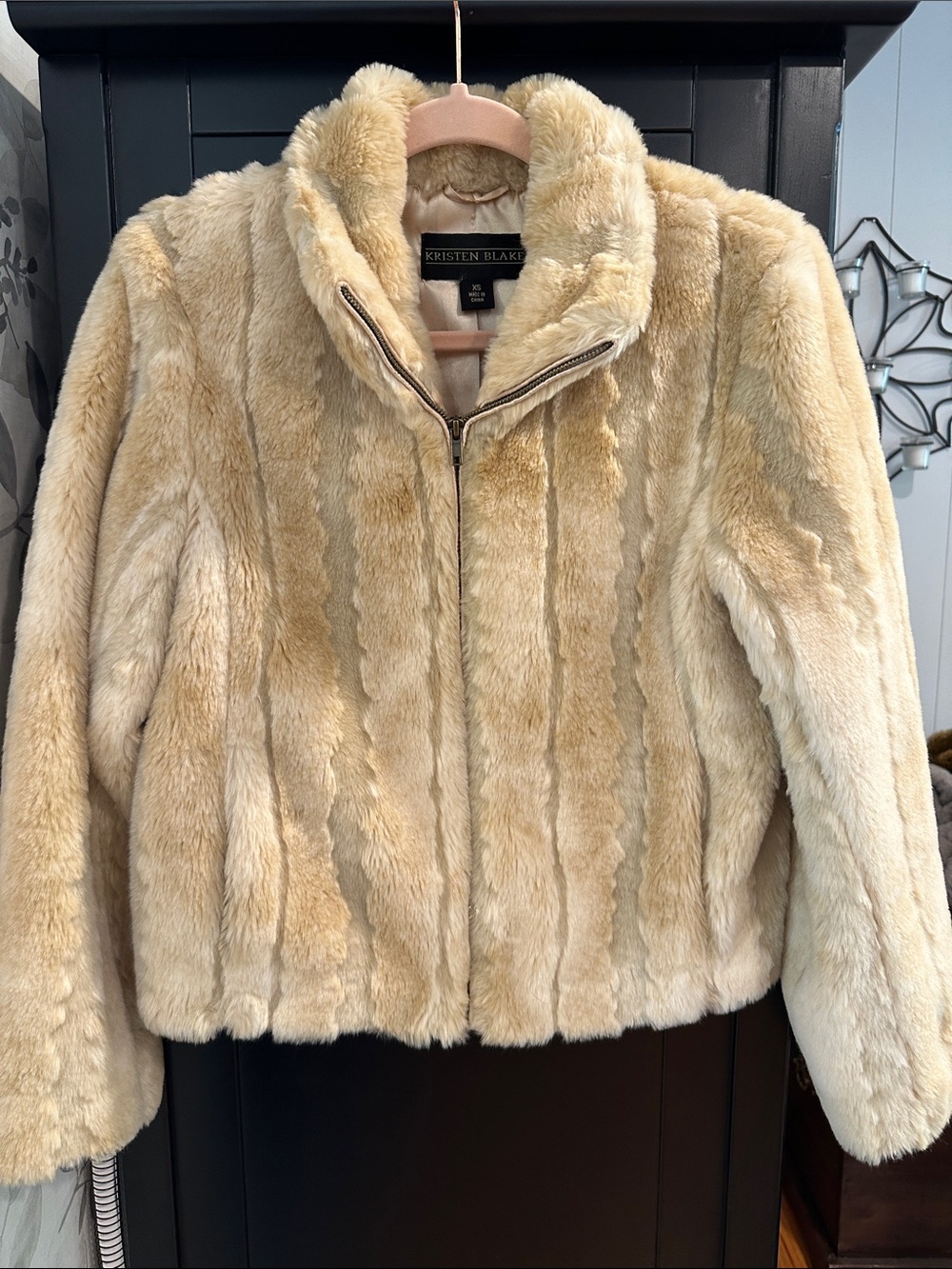 Kristen Blake faux fur cream colored jacket XS.  This jacket is very nice, warm